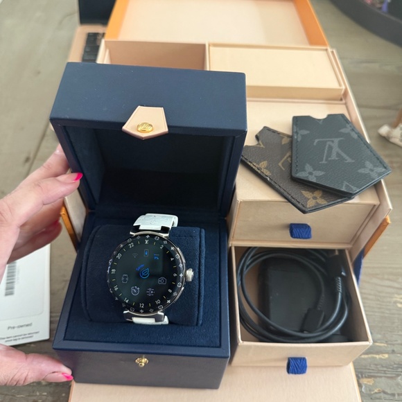 Louis Vuitton Tambour Horizon Smart Watch - Pristine Condition! - Picture 4 of 10
